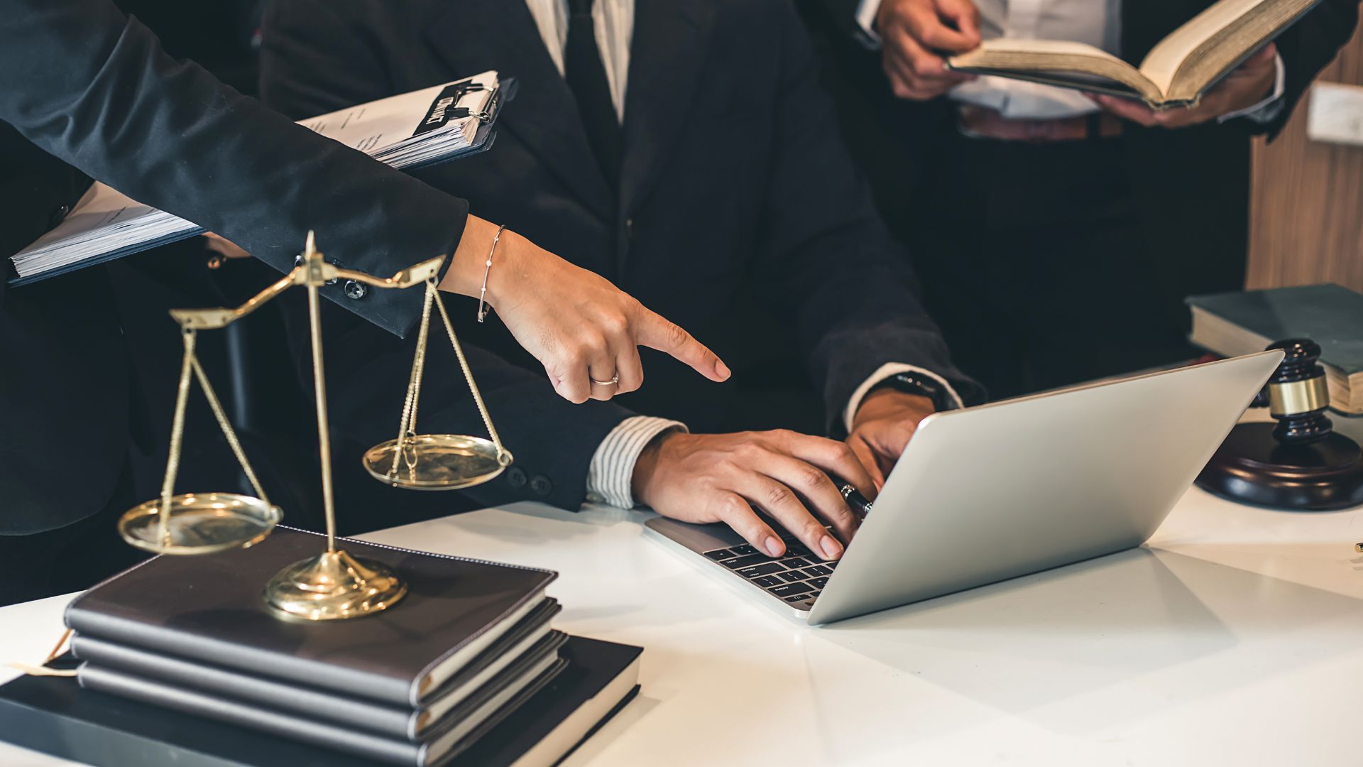 Otimização Jurídica: Os Vantajosos Resultados de Contratar Advogados Audiencistas em Diversas Localidades para o Escritório Jurídico